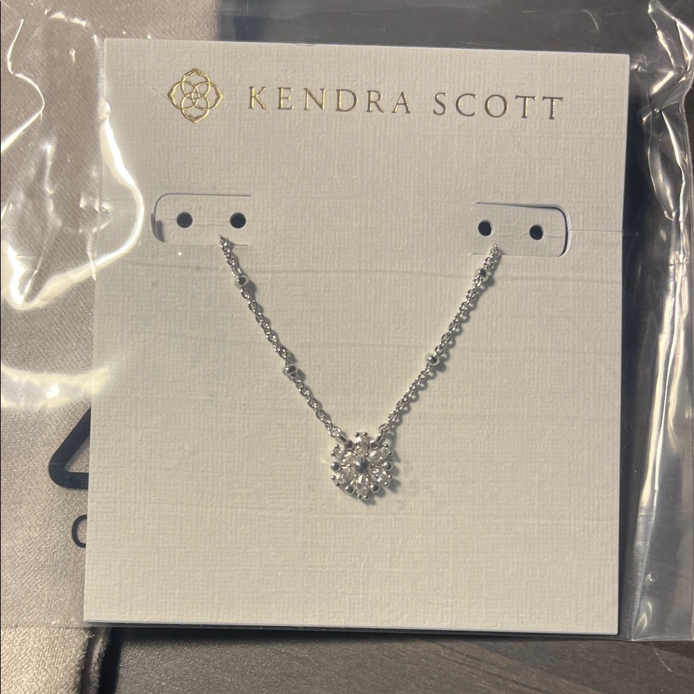 NWT Mylah silver snowflake pendant necklace Kendra Scott